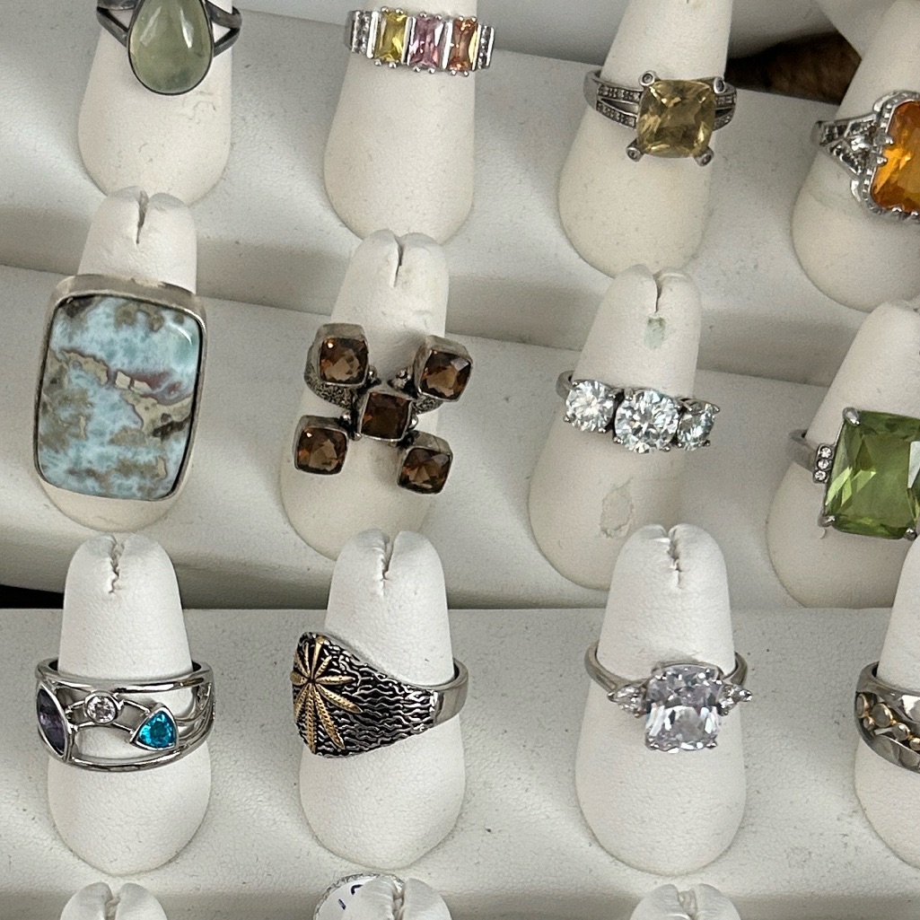 Rings Elegant Silver And Gemstone